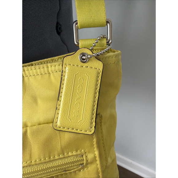 Vintage 90’s Coach Signature Logo Yellow
Nylon Colorblock Crossbody Bag F77408 - Picture 6 of 15